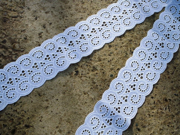 Panglica decorativa brodata 2