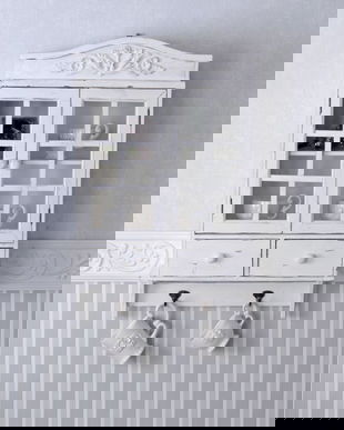 BUFET DE PERETE DIN LEMN MASIV ALB ANTICHIZAT