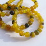 Agate predominant galbene cu insertii verzi aprox 6.5 mm