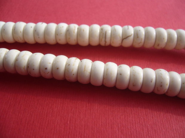 Howlit alb rondele aprox 8x4 mm
