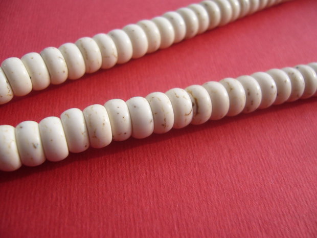 Howlit alb rondele aprox 8x4 mm