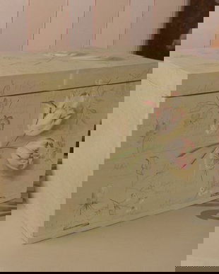 CASETA BIJUTERII DIN LEMN MASIV CU FLORI