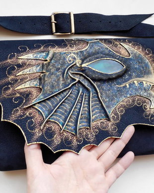 Geanta "Crossover" handmade unicat din piele naturala -Blue Eye Dragon