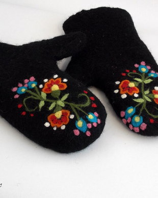 Manusi cu un deget cu broderie ukraineana