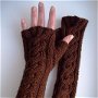 Manusi ciocolatii tricotate manual