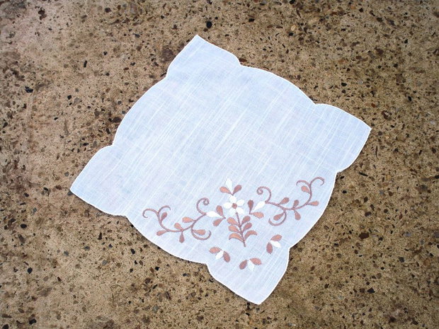 Broderie 1-49