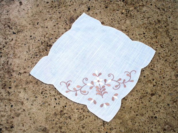 Broderie 1-49