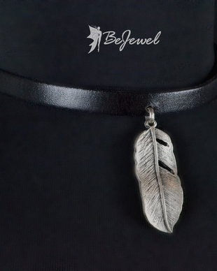 Choker din piele si zamak placat cu argint ''Feather''