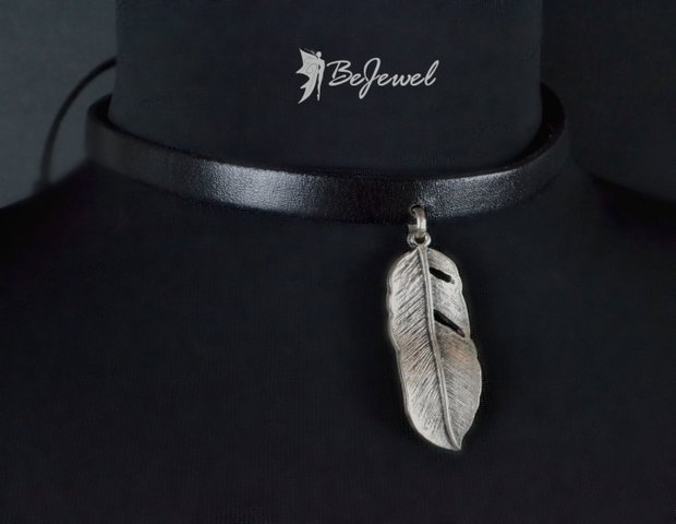 Choker din piele si zamak placat cu argint ''Feather''
