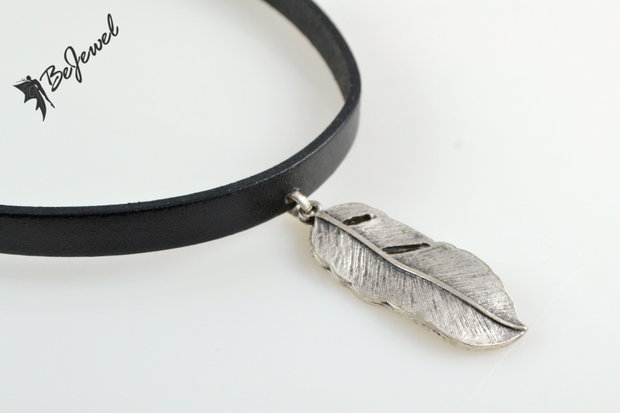 Choker din piele si zamak placat cu argint ''Feather''