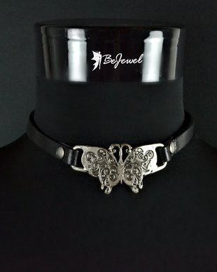 Choker din piele si zamak placat cu argint ''Monarch''