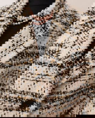 TAIOR  BOUCLE NR 50 FOARTE FRUMOS