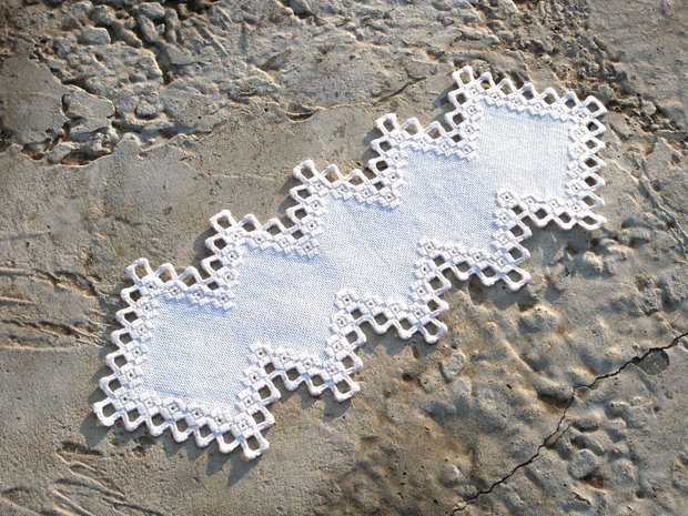 Broderie 1-52