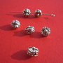Distantier argintiu floare cu 2 fete aprox 8x8 mm