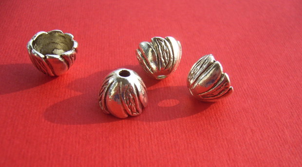 Capac margele model floare aprox 9x12 mm