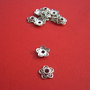 Capac margele model floare cu 5 petale aprox 2.5x12 mm