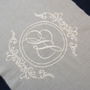 Broderie monogram