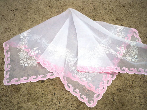 Broderie 72