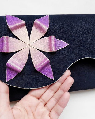 poseta plic handmade unicat din piele - Purple flower