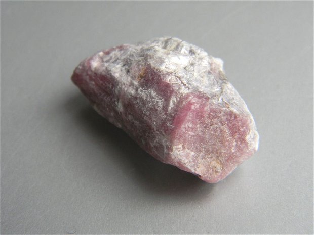 Specimen - turmalina roz (rubelit) - (MIN)