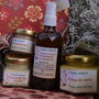 Set cadou 4 produse cosmetice pentru fata si maini cu punga cadou