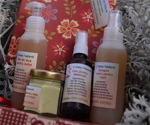 Set cadou bebelusi cu 4 produse cosmetice delicate cu pielea celor mici