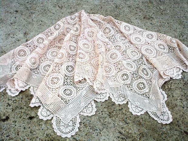 Dantela 230