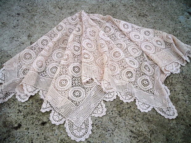 Dantela 230