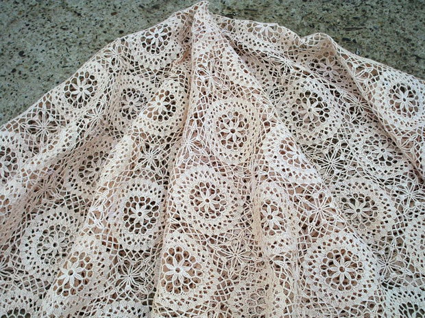 Dantela 230