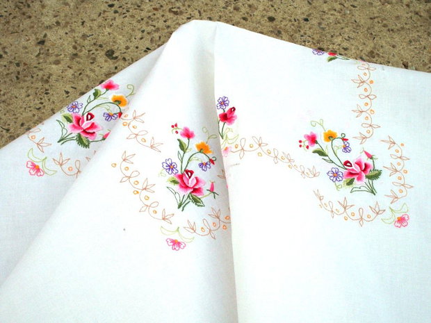 Broderie 1-84