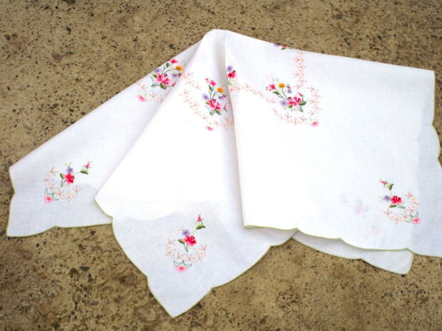 Broderie 1-84