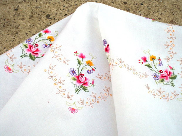 Broderie 1-84