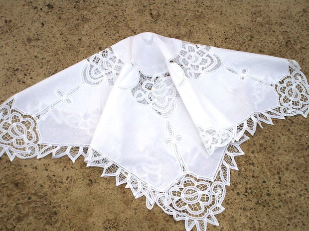 Broderie 1-85