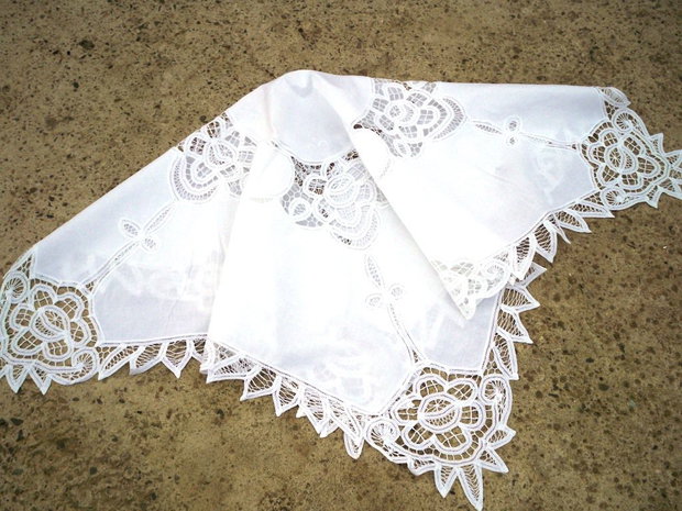 Broderie 1-85