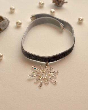 Choker cu fulg de nea