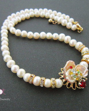 Colier perle de cultura cu pandantiv din perle Keishi si cristale Swarovski