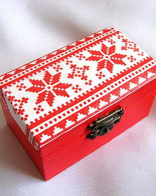 Cutie lemn cu motiv traditional 27887