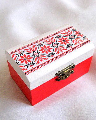 Cutie lemn cu motiv traditional 27885