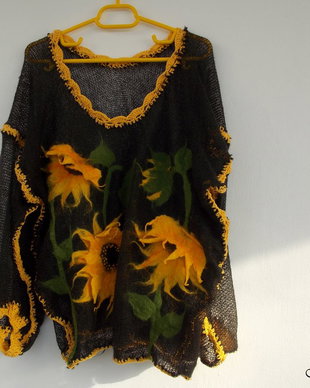 Bluza cu flori de Floarea Soarelui impaslite - vandut