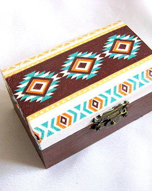 Cutie lemn cu motiv traditional 27904