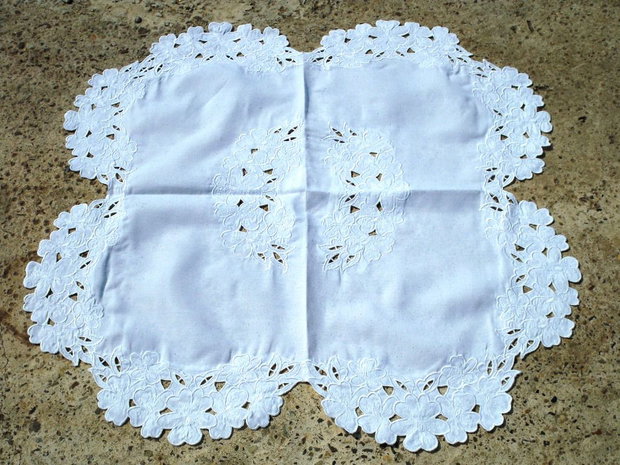 Broderie 1-127