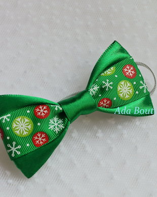 Mini papion copii verde cu motive de Craciun
