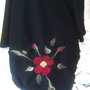 Poncho cu aplicatie de flori de lana si matase naturala impaslite