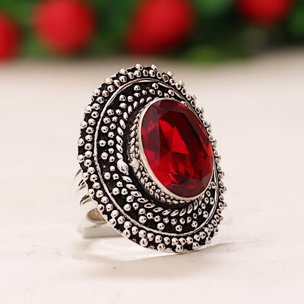 Inel red garnet