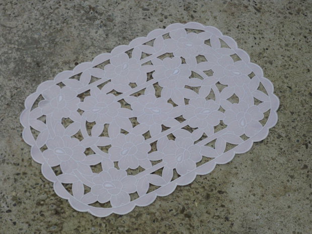 Broderie 1-129