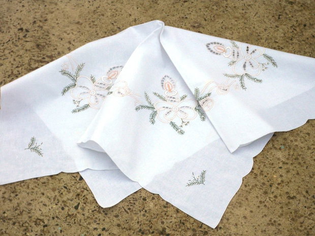 Broderie 1-135