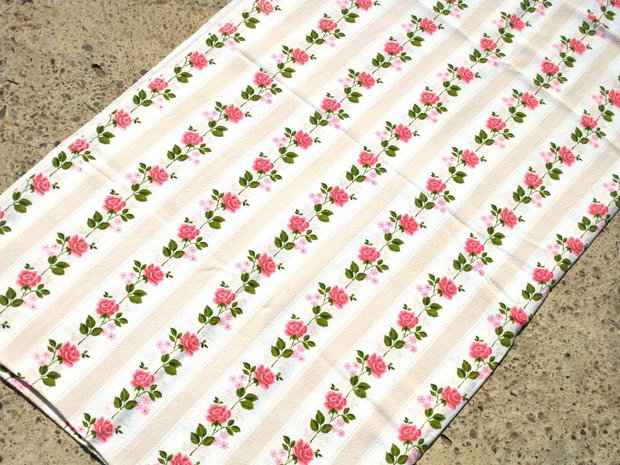 Material textil cu imprimeuri 3