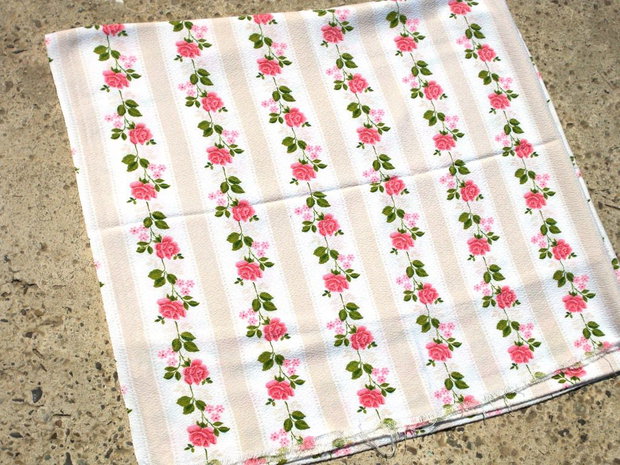 Material textil cu imprimeuri 3