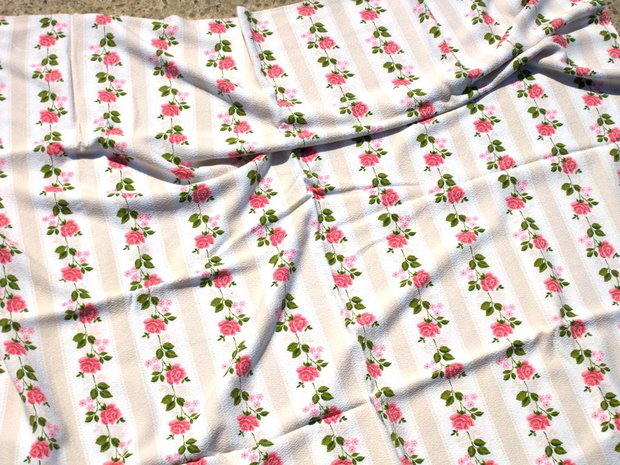 Material textil cu imprimeuri 3