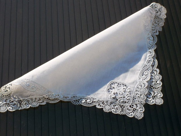 Broderie 1-153 (rezervat Cristina)